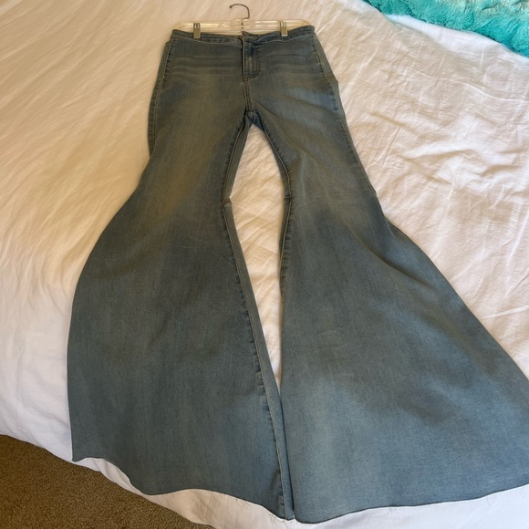 Just Float On Flare Jeans - Picture 3 of 4